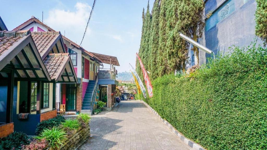 Oyo 1488 Hotel Cemara Asri Lembang Exterior foto