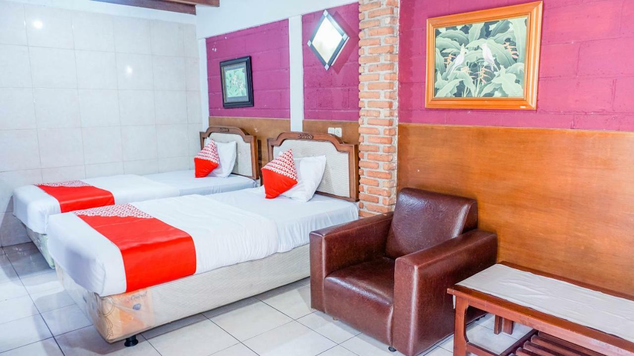 Oyo 1488 Hotel Cemara Asri Lembang Exterior foto